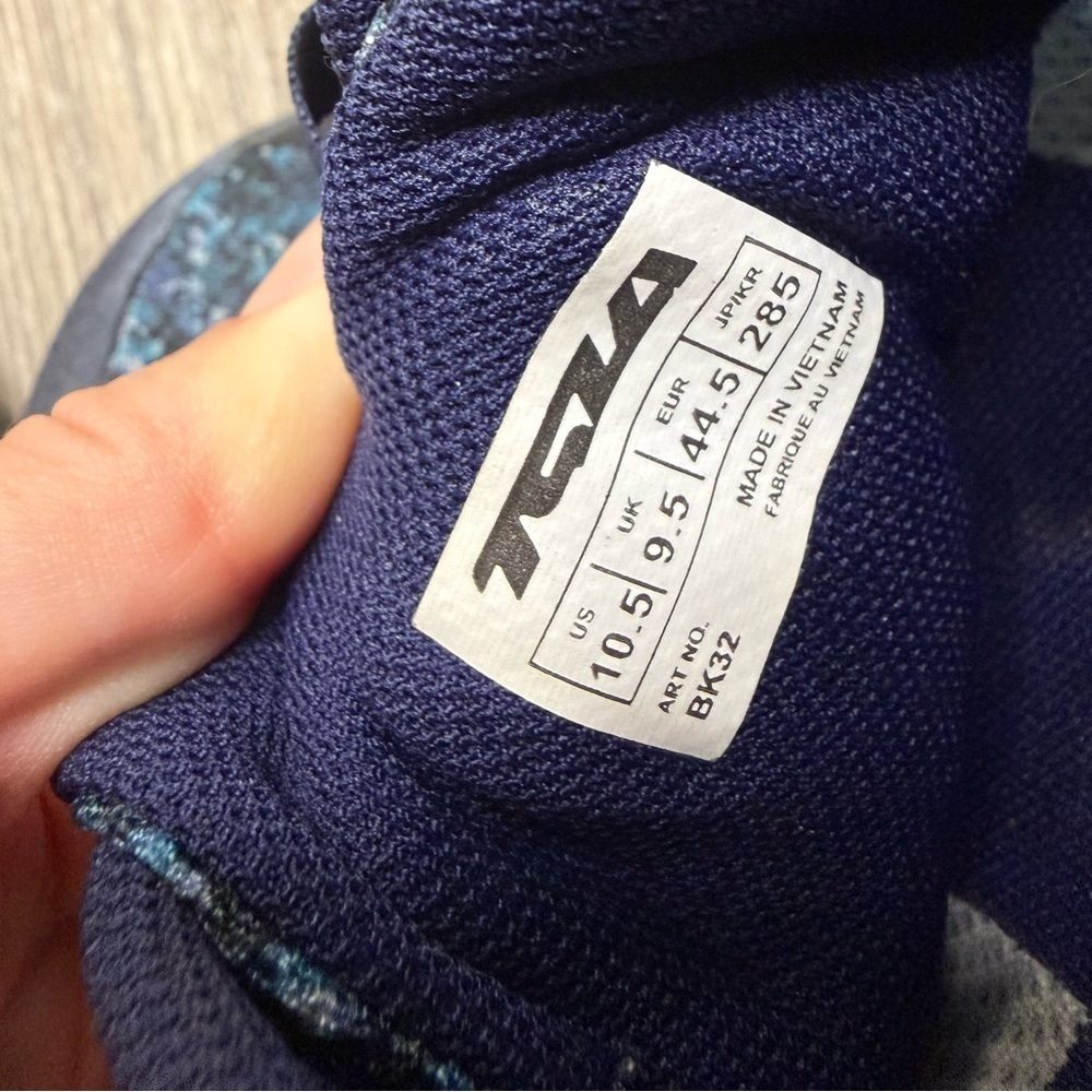 TSLA Men's Trail Running Shoes Size 10.5 - Picture 9 of 9